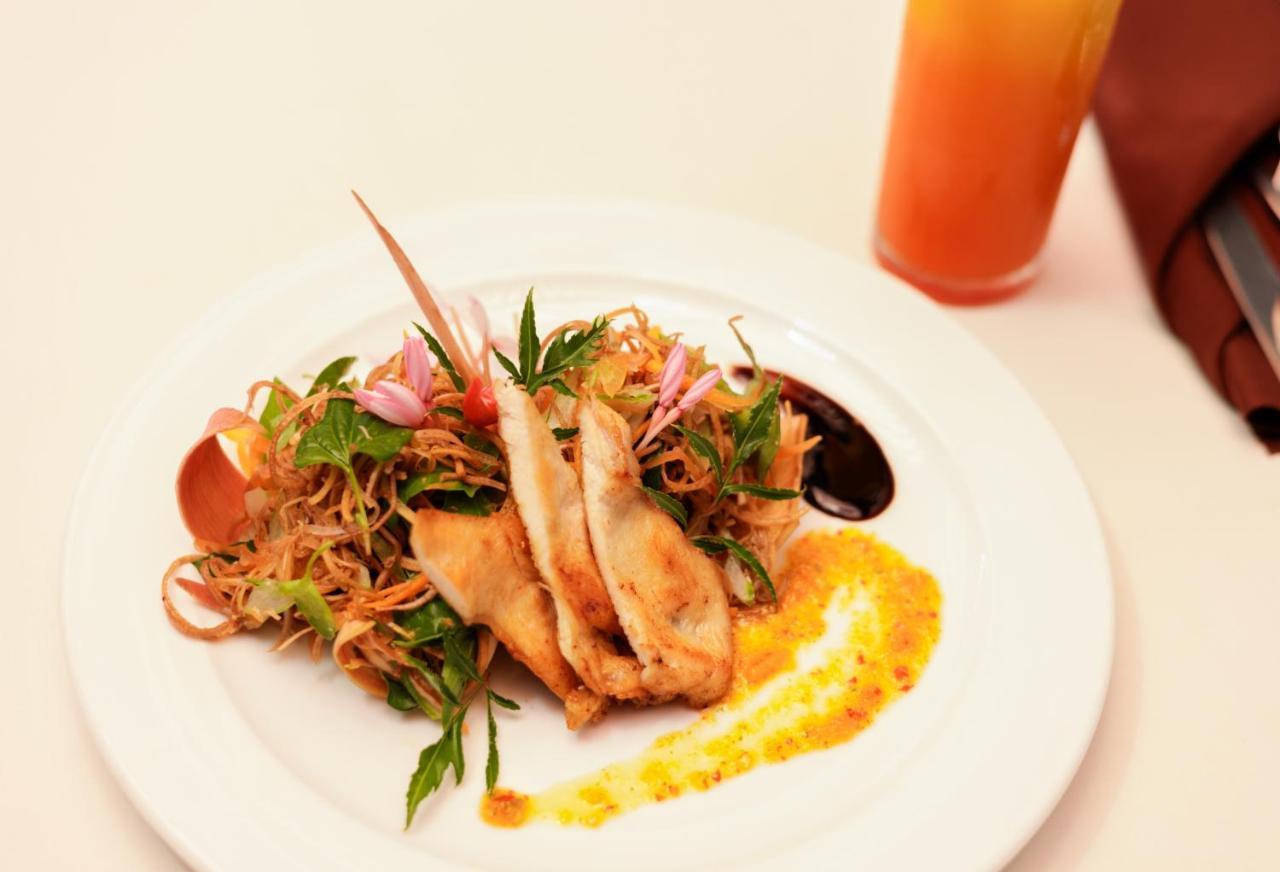 The Oasis Harbor Hotel Siem Reap Bagian luar foto