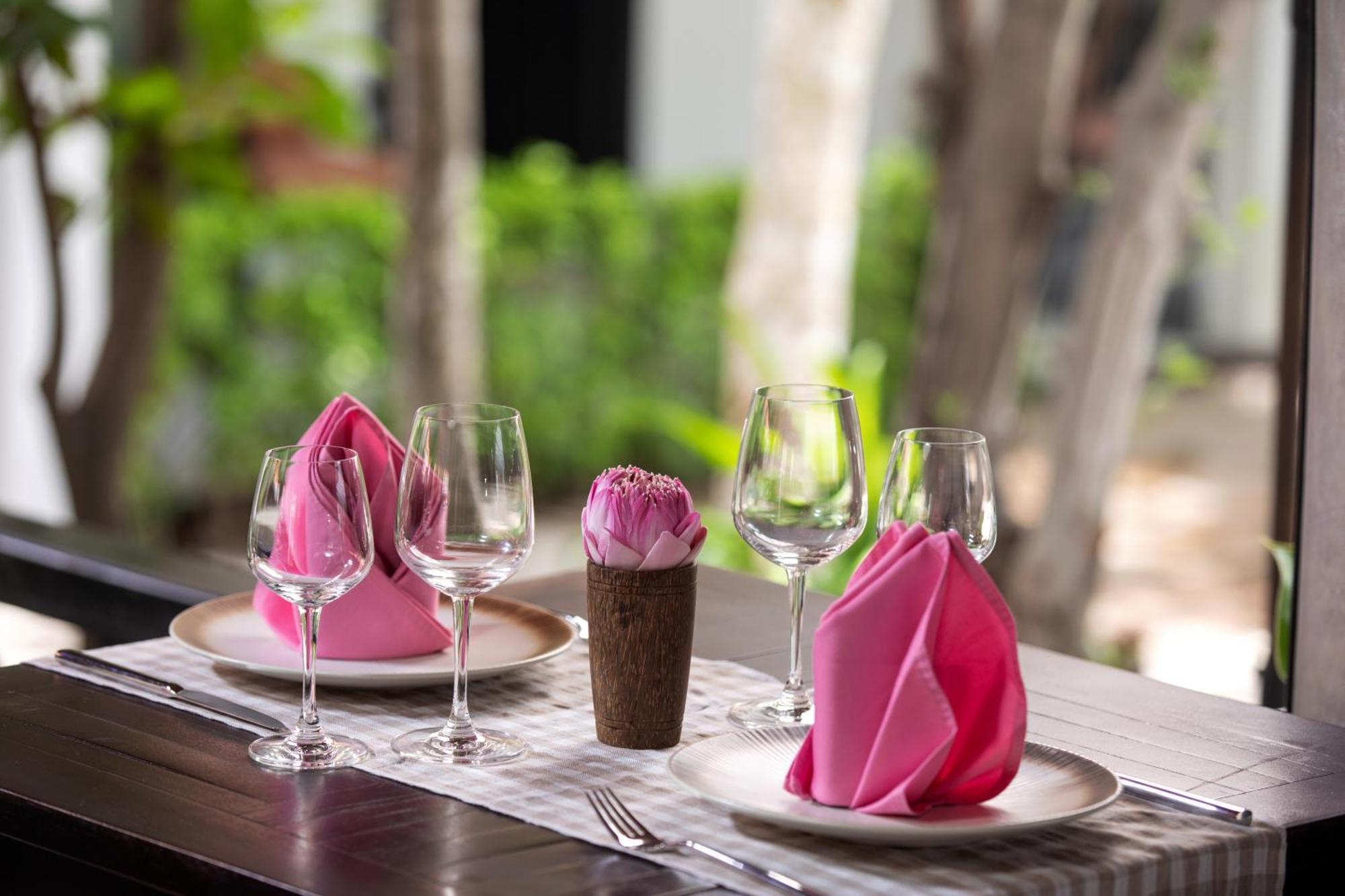 The Oasis Harbor Hotel Siem Reap Bagian luar foto