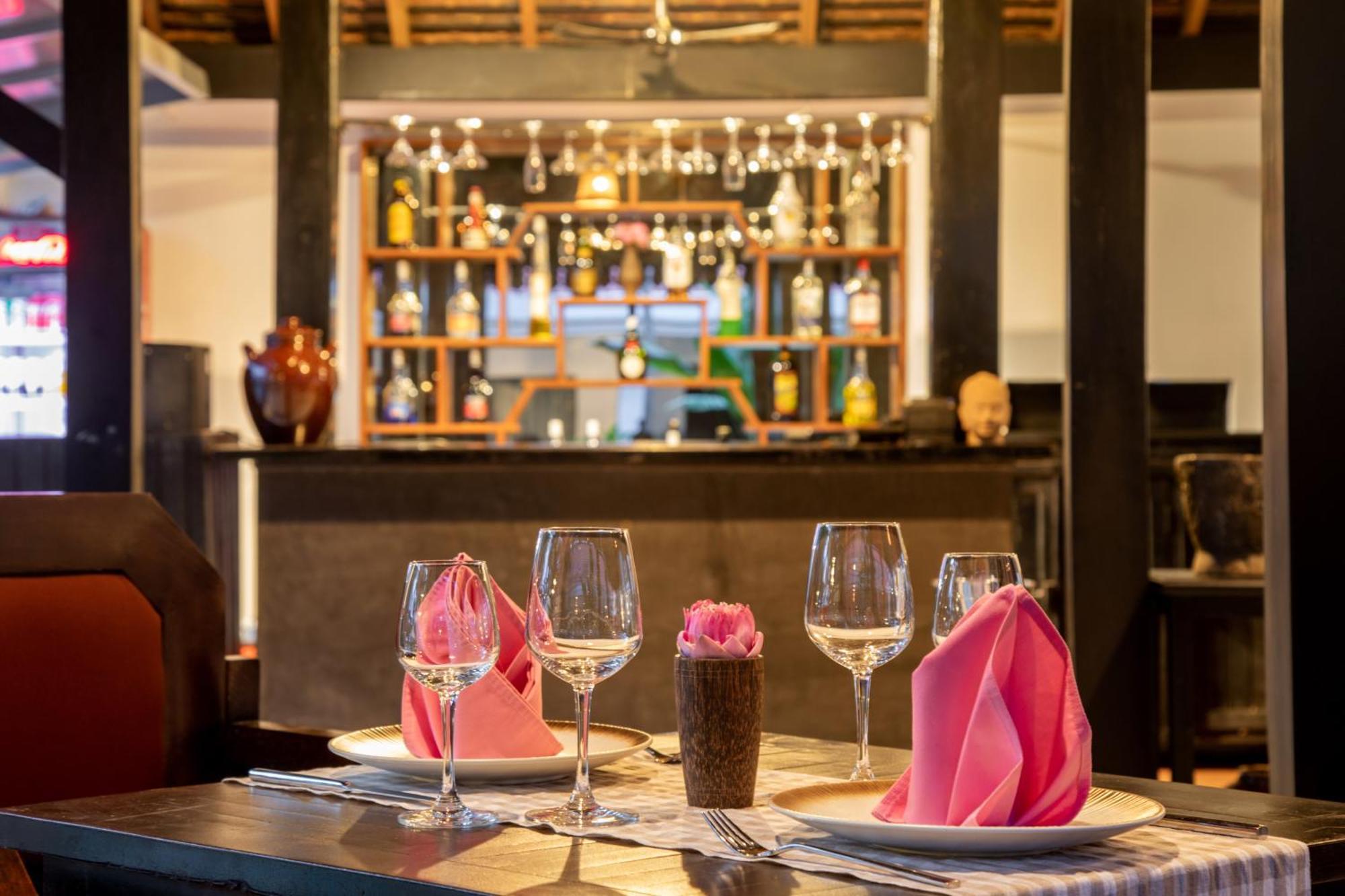 The Oasis Harbor Hotel Siem Reap Bagian luar foto