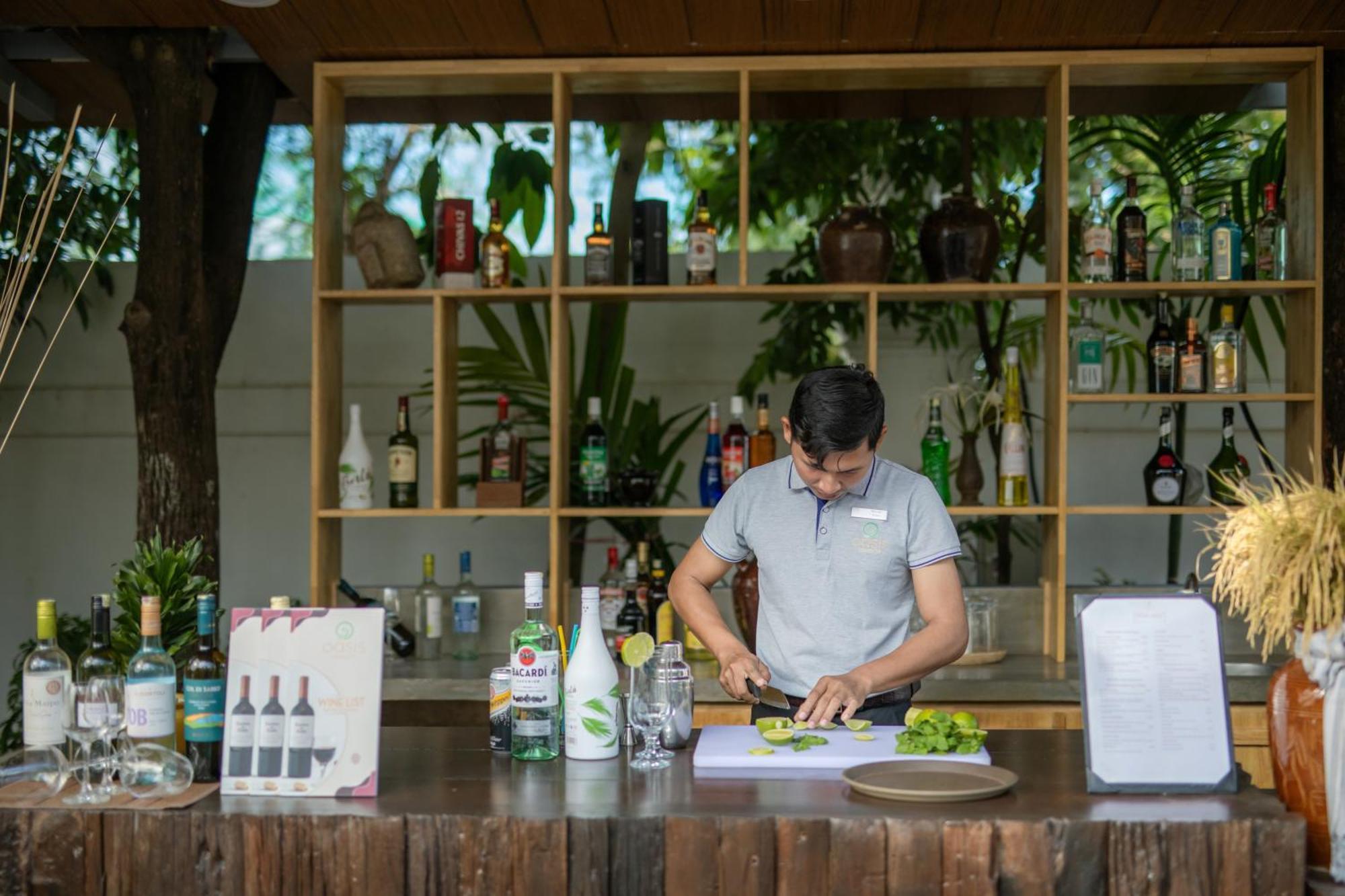The Oasis Harbor Hotel Siem Reap Bagian luar foto